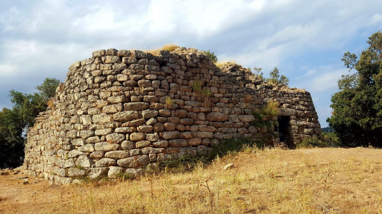 Casa I Falchi Будоні Екстер'єр фото
